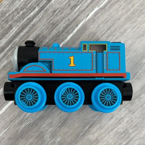Wooden Thomas - Picture 8 of 8